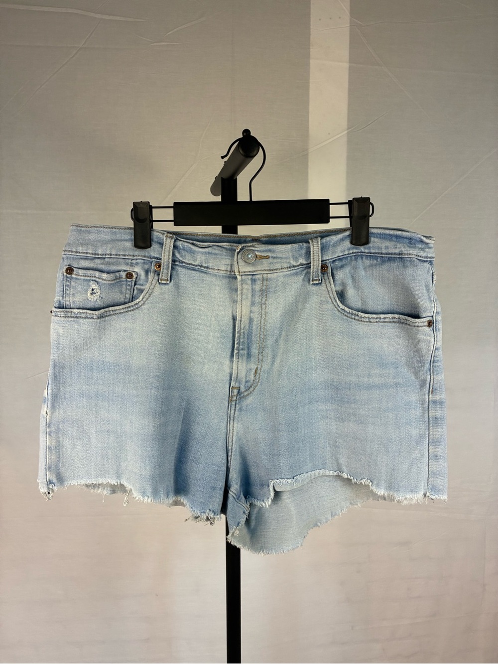 Levi's High Rise Denim Shorts 33